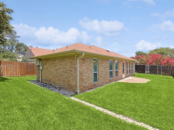 2201  Jamestown Court , Carrollton Texas 75006