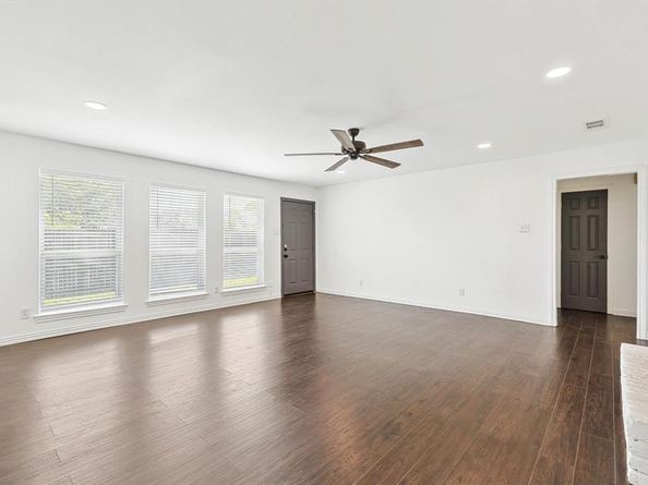 2201  Jamestown Court , Carrollton Texas 75006