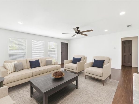 2201  Jamestown Court , Carrollton Texas 75006