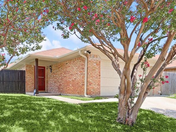 2201  Jamestown Court , Carrollton Texas 75006