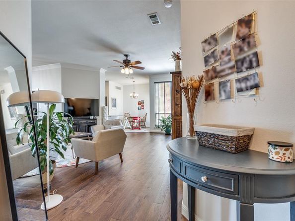 109  Midcrest Drive , Irving Texas 75063