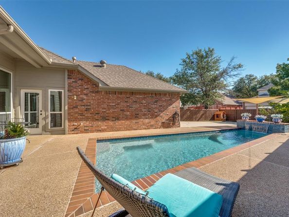 109  Midcrest Drive , Irving Texas 75063