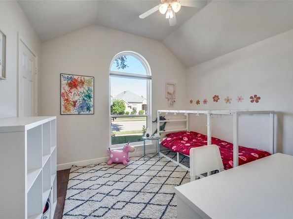 109  Midcrest Drive , Irving Texas 75063