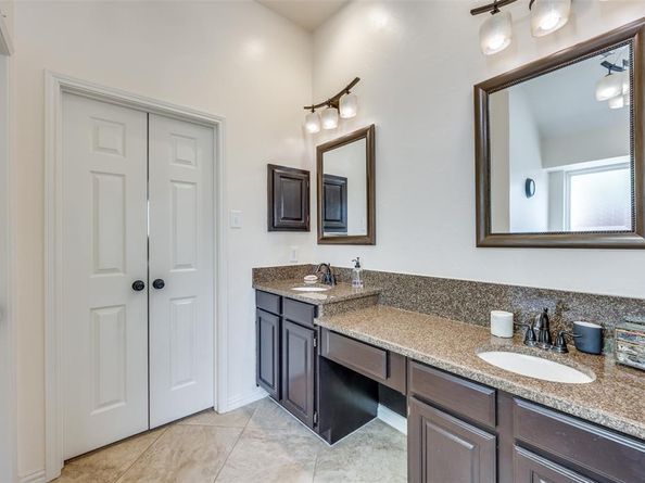 109  Midcrest Drive , Irving Texas 75063