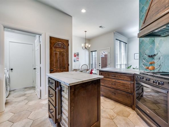 109  Midcrest Drive , Irving Texas 75063