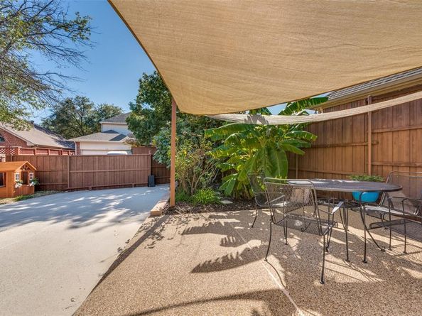 109  Midcrest Drive , Irving Texas 75063