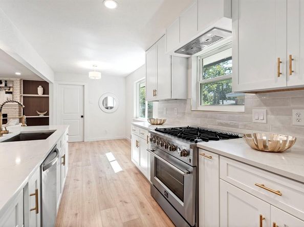 5118  Breakwood Drive , Dallas Texas 75227