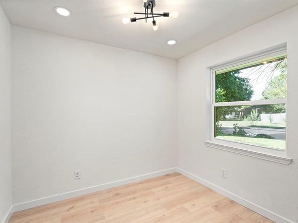 5118  Breakwood Drive , Dallas Texas 75227