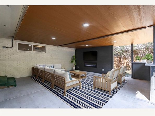 5118  Breakwood Drive , Dallas Texas 75227