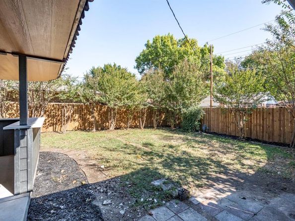 5118  Breakwood Drive , Dallas Texas 75227