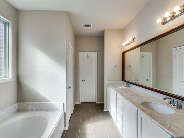 217  Noel Drive , McKinney Texas 75072