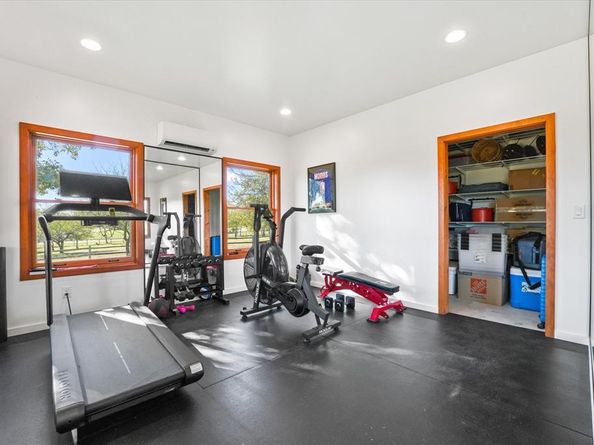 9334  Jim Christal Road , Denton Texas 76249