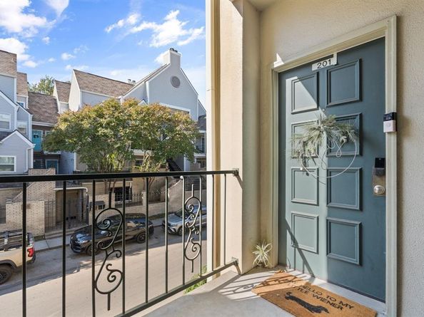 3105  San Jacinto Street  201, Dallas Texas 75204