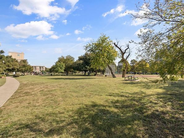 3105  San Jacinto Street  201, Dallas Texas 75204