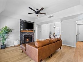 3105  San Jacinto Street  201, Dallas Texas 75204