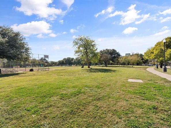 3105  San Jacinto Street  201, Dallas Texas 75204