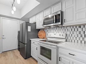 3105  San Jacinto Street  201, Dallas Texas 75204