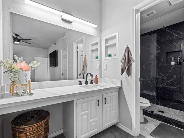 3105  San Jacinto Street  201, Dallas Texas 75204