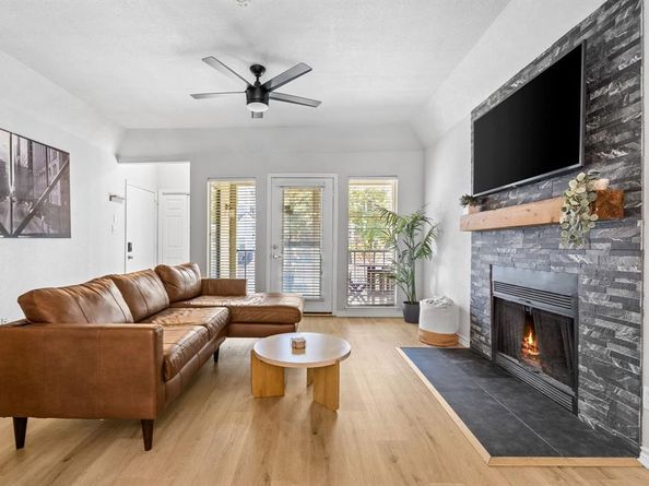 3105  San Jacinto Street  201, Dallas Texas 75204