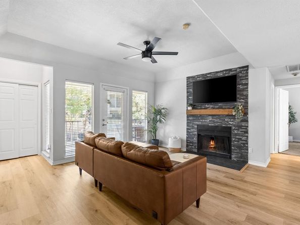 3105  San Jacinto Street  201, Dallas Texas 75204