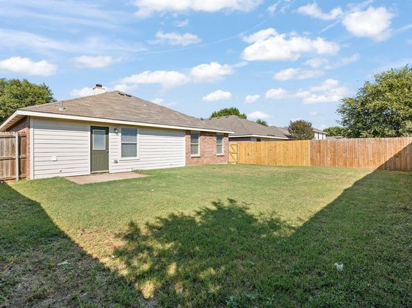 1129  Cottonwood Drive , Crowley Texas 76036