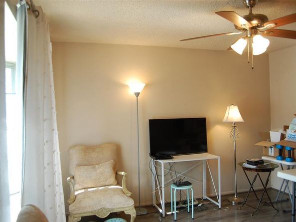 1808  Western Park Drive , Dallas Texas 75211
