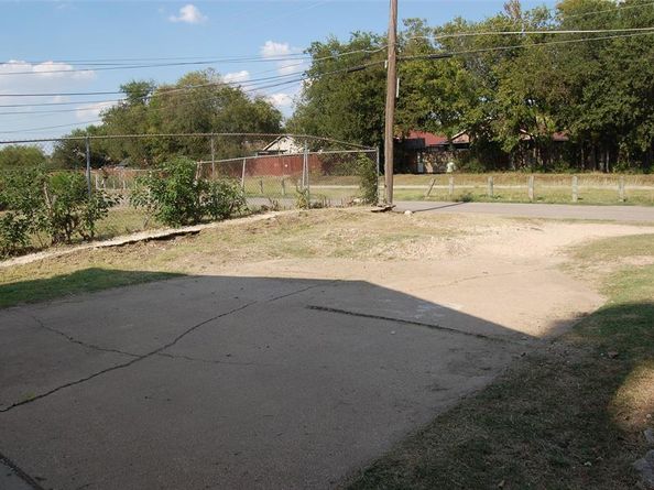 1808  Western Park Drive , Dallas Texas 75211