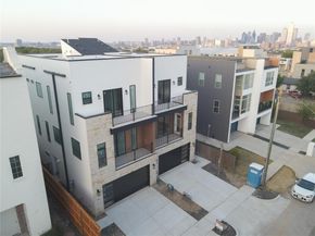 1021  Mobile Street , Dallas Texas 75208