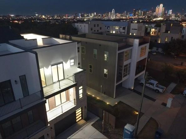 1021  Mobile Street , Dallas Texas 75208