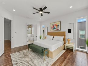 1021  Mobile Street , Dallas Texas 75208