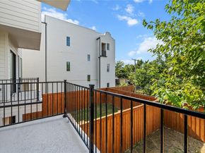 1021  Mobile Street , Dallas Texas 75208