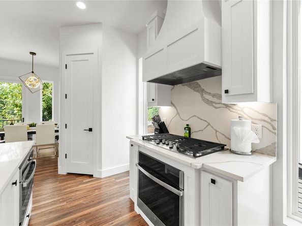 1021  Mobile Street , Dallas Texas 75208