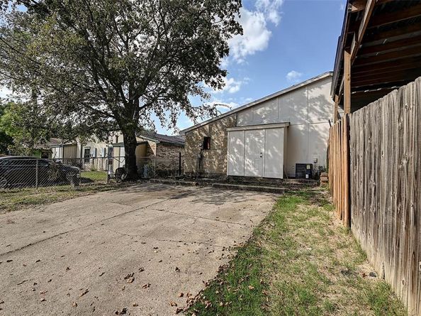 9556  Gonzales Drive , Dallas Texas 75227