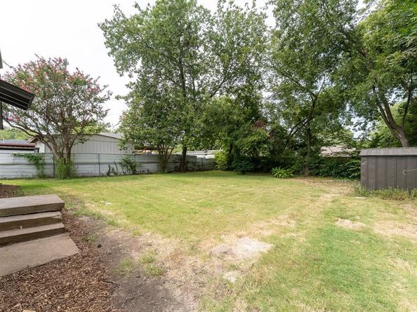2817  Darby Drive , Dallas Texas 75227