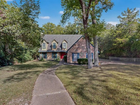 277  Creekwood Drive , Lancaster Texas 75146