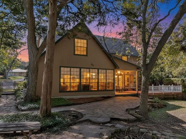 277  Creekwood Drive , Lancaster Texas 75146