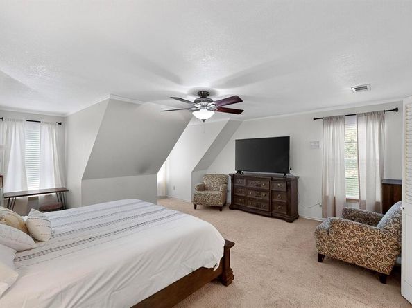 277  Creekwood Drive , Lancaster Texas 75146