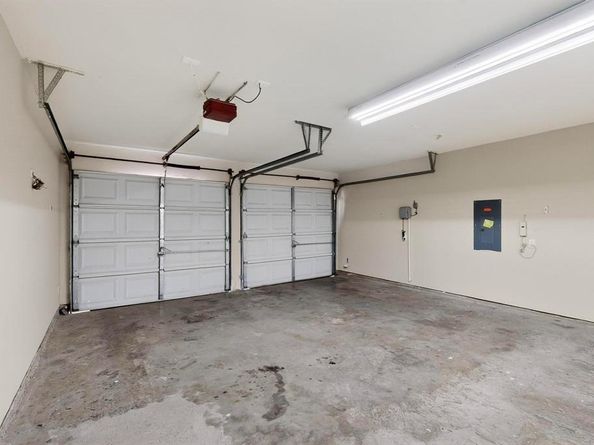 1004  Canyon Drive , Justin Texas 76247