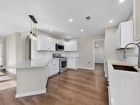 1004  Canyon Drive , Justin Texas 76247