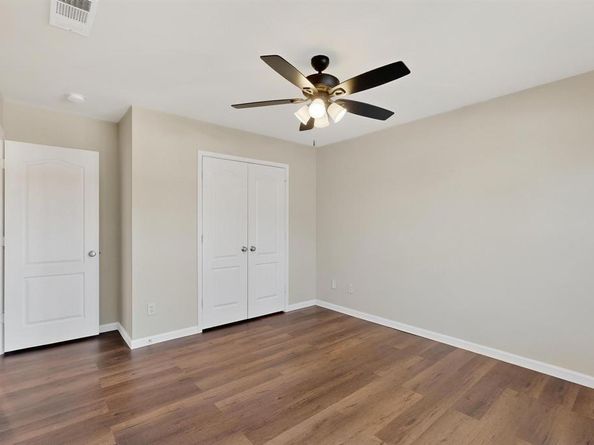 1004  Canyon Drive , Justin Texas 76247