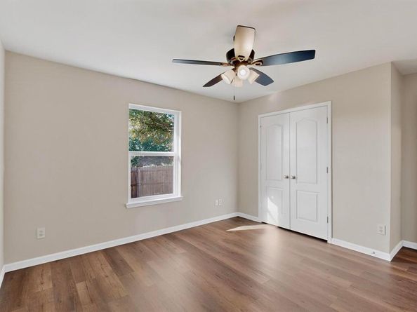 1004  Canyon Drive , Justin Texas 76247
