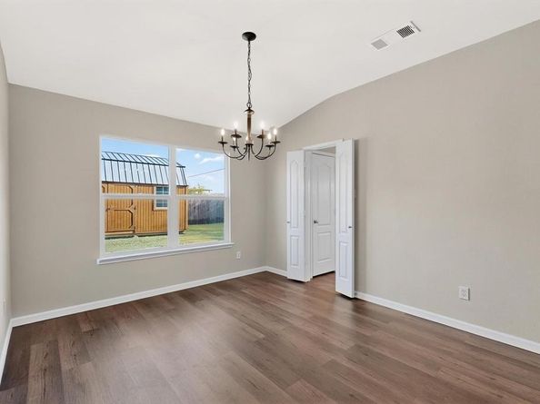 1004  Canyon Drive , Justin Texas 76247