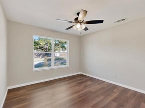 1004  Canyon Drive , Justin Texas 76247