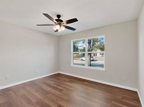 1004  Canyon Drive , Justin Texas 76247