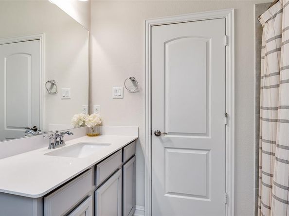 1426  Bellingham Lane , Garland Texas 75044