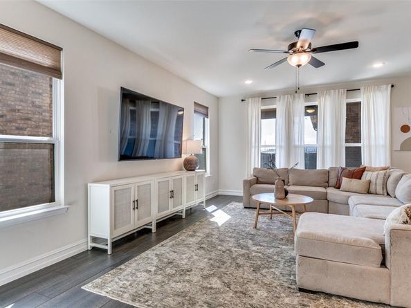 1426  Bellingham Lane , Garland Texas 75044