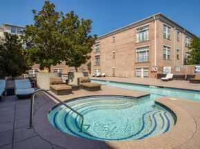 2305  Worthington Street  216, Dallas Texas 75204