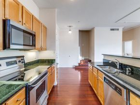 2305  Worthington Street  216, Dallas Texas 75204