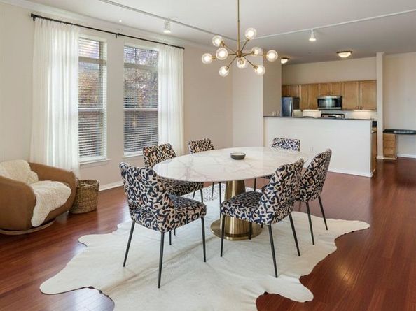 2305  Worthington Street  216, Dallas Texas 75204