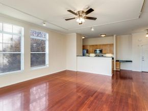 2305  Worthington Street  216, Dallas Texas 75204